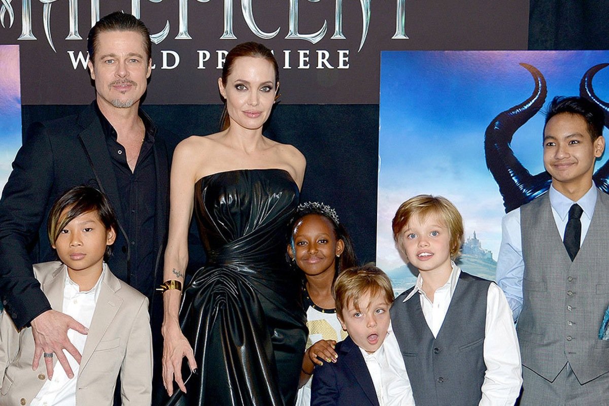 Зачем Анджелина Джоли переехала жить по соседству с экс-супругом Брэдом Питтом